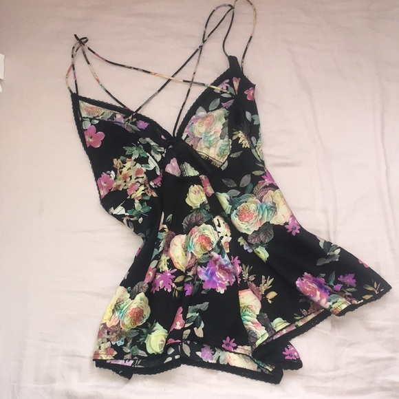 2  Rompers size m bundle - Picture 2 of 2